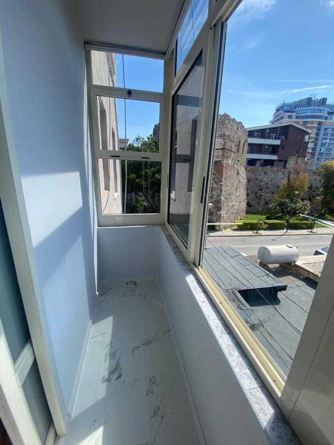 Vollga Promenade Lovely 2 Bedroom Apartment Durrës Exterior foto